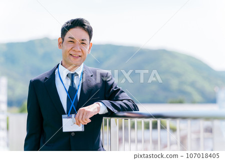 商人在當地城市、鄉村、地區、移民、鄉村生活、鄉村移民 商人在當地城市、鄉村、地區、移民、鄉村生活、鄉村移民 107018405