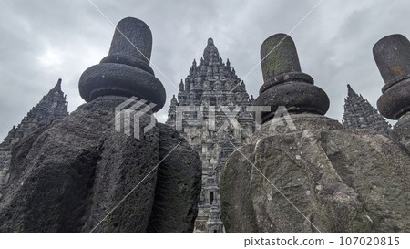 Overseas travel, Indonesian Buddhist temple Borobudur 107020815
