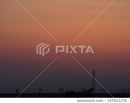 日落後的暮色天空漸層 日落後的暮色天空漸層 107021236