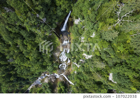 Aerial view of Hagoromo Falls in Tenninkyo, Hokkaido 107022038