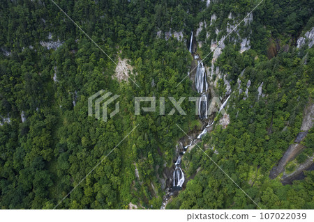 Aerial view of Hagoromo Falls in Tenninkyo, Hokkaido 107022039