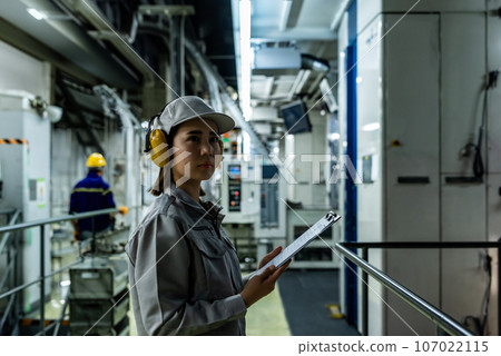 People working in the factory 107022115