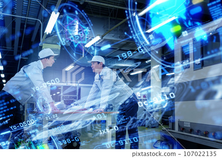 在高科技工廠工作的人們 在高科技工廠工作的人們 107022135