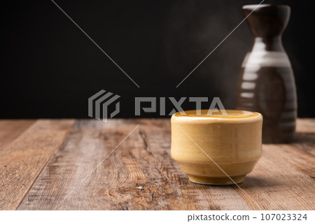 Sake hot sake Sake hot sake 107023324