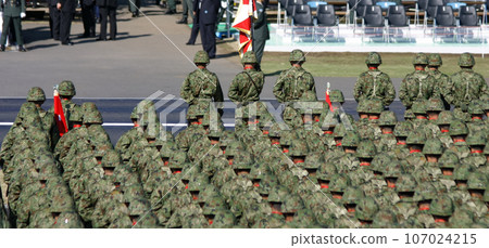 陸上自衛隊官兵列隊參加中央檢閱儀式 107024215