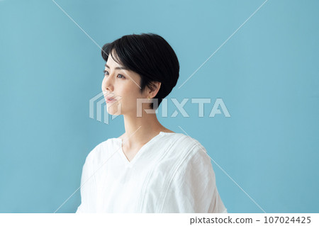 Women's portrait Women's portrait 107024425