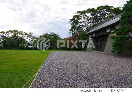 北海道松前町松前城本丸禦門 107027643