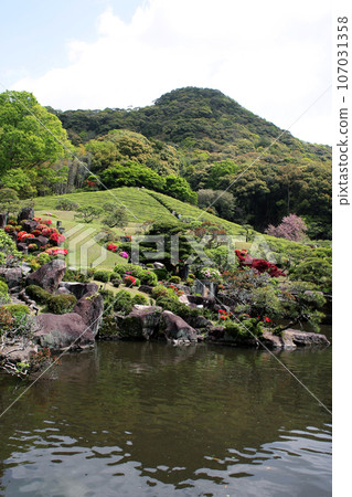 佐賀縣武雄市旅遊勝地慶修園的日本庭園春天景色 佐賀縣武雄市旅遊勝地慶修園的日本庭園春天景色 107031358