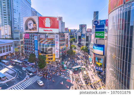 Japan's Tokyo Cityscape ``Konno Hachimangu Shrine Festival'' held in Shibuya for the first time in 4 years. A mikoshi appears in the city. Escape from coronavirus and enter a new era = September 17th 107031876