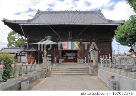Shikoku Shrine Plant No. 77 Buddhist 'Dōkyuji' Main Hall 107032176