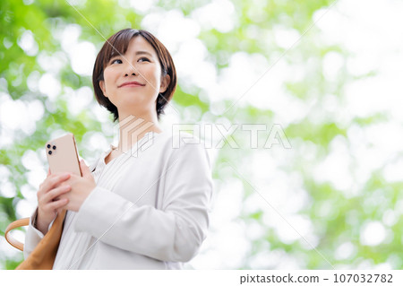 Women's Business Refreshing 107032782