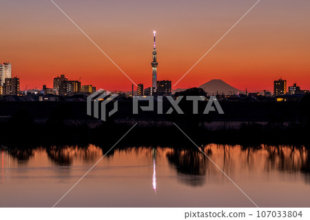 "Tokyo" orange evening sky and Tokyo Sky Tree 107033804