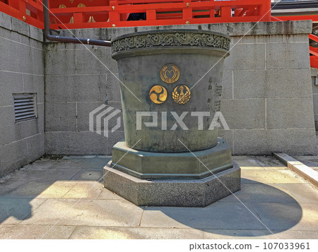 花園神社的天水桶【東京都新宿區】 花園神社的天水桶【東京都新宿區】 107033961