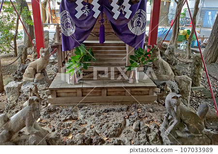 Itoku Inari Shrine of Hanazono Shrine [Shinjuku-ku, Tokyo] 107033989