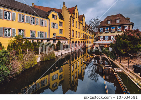 Canal and Medieval Detached Houses in Colmar Canal and Medieval Detached Houses in Colmar 107034581
