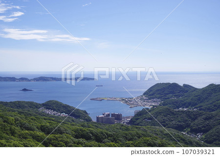 長崎縣 從稻佐山展望台看到的夏日景色 壯觀的白天景色 2023-08-02 長崎縣 從稻佐山展望台看到的夏日景色 壯觀的白天景色 2023-08-02 107039321