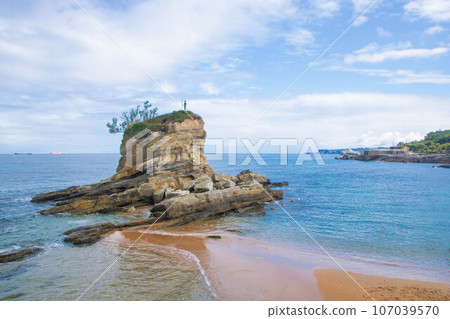 Playa del Camello in Santander 107039570