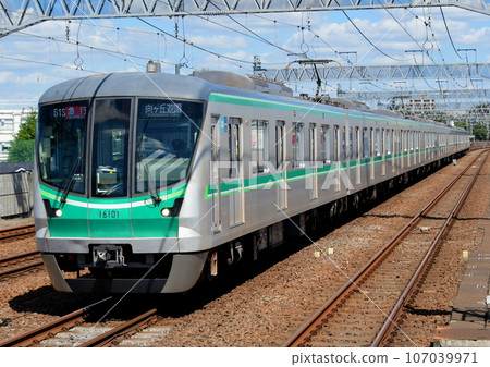 Tokyo Metro 16000 series, Chiyoda Line, Odakyu Line direct connection, Izumi Tamagawa 107039971
