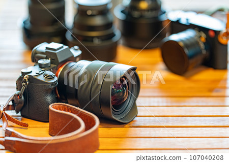 [Camera] Mirrorless single-lens camera and interchangeable lenses [Photographer] 107040208