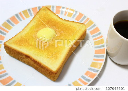 奶油吐司和咖啡 奶油吐司和咖啡 107042601