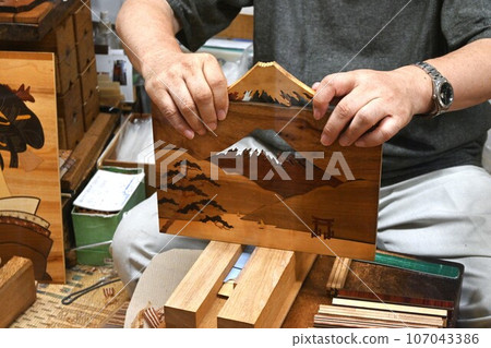 Hakone parquet and traditional crafts 107043386