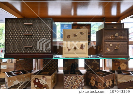 Hakone parquet and traditional crafts 107043399