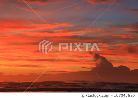 美麗的海灘日出 美麗的海灘日出 107043650