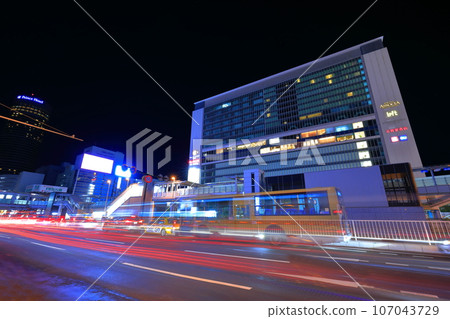 [神奈川縣]新橫濱夜景（新橫濱街） 107043729