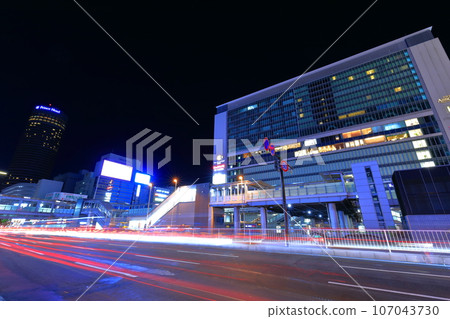 [神奈川縣]新橫濱夜景（新橫濱街） 107043730