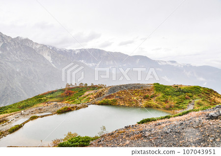 Happo Pond in the rain 107043951
