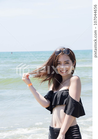 A swimsuit lady 107044656