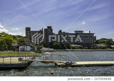 Kaga Katayamazu Onsen Shibayamagata Floating Pier Kaga City, Ishikawa Prefecture 107044698