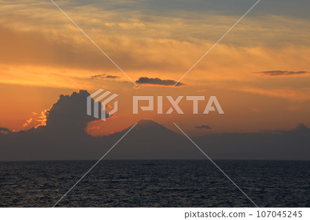 Sunset over the sea 107045245