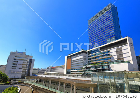 [神奈川縣]晴天的JR橫濱塔（橫濱站） 107046156