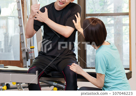 男子在私人健身房受傷 男子在私人健身房受傷 107046223