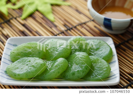 Sashimi konnyaku 107046550