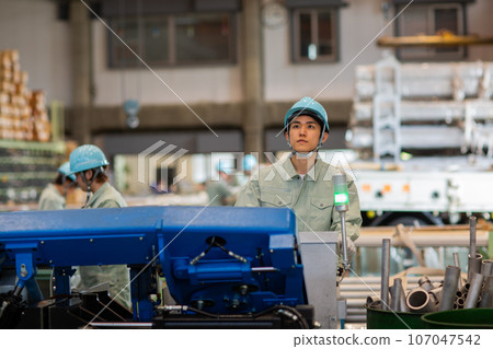 Manufacturing engineer Manufacturing engineer 107047542