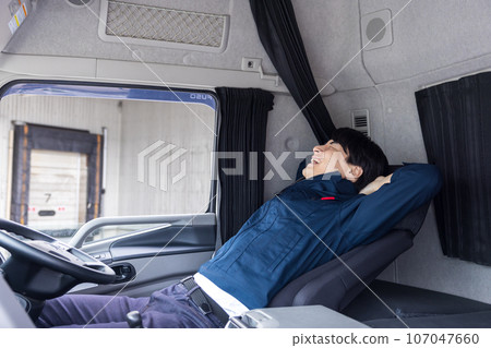 卡車司機司機休息 卡車司機司機休息 107047660