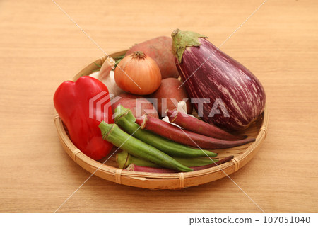 Assorted colorful vegetables Assorted colorful vegetables 107051040