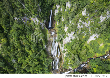 Aerial view of Hagoromo Falls in Tenninkyo, Hokkaido 107051967