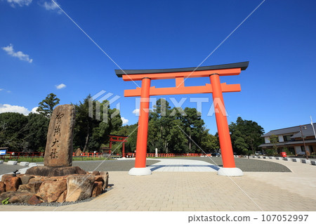 Kyoto Kamigamo Shrine Otorii 107052997