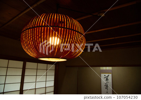 日本房屋中現代日本電燈的形象 107054230
