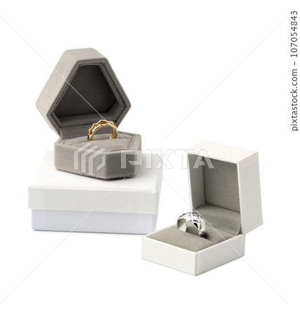 Jewelry box on white background studio shot Jewelry box on white background studio shot 107054843