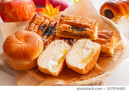 sweet potato pastry 107054981