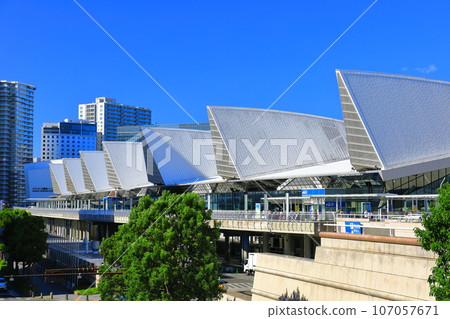 [神奈川縣]太平洋橫濱在晴朗的天氣 107057671