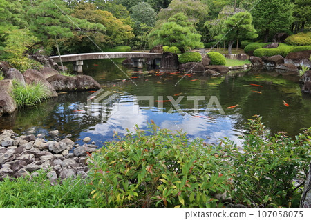 Scenery of the Japanese Garden Kokoen in Himeji City, Hyogo Prefecture Scenery of the Japanese Garden Kokoen in Himeji City, Hyogo Prefecture 107058075
