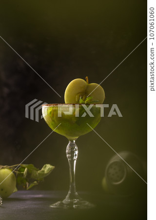 Apple alcoholic cocktail or mocktail Apple alcoholic cocktail or mocktail 107061060