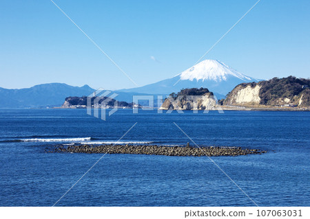 Wagae Island and Mt. Fuji in the New Year Wagae Island and Mt. Fuji in the New Year 107063031