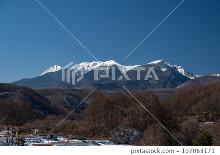 從松原湖附近看冬天的八岳 從松原湖附近看冬天的八岳 107063171