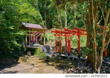 千葉縣立山市御手洗山須崎神社參拜殿附近的稻荷神社（須崎神社終點神社） 107063811
